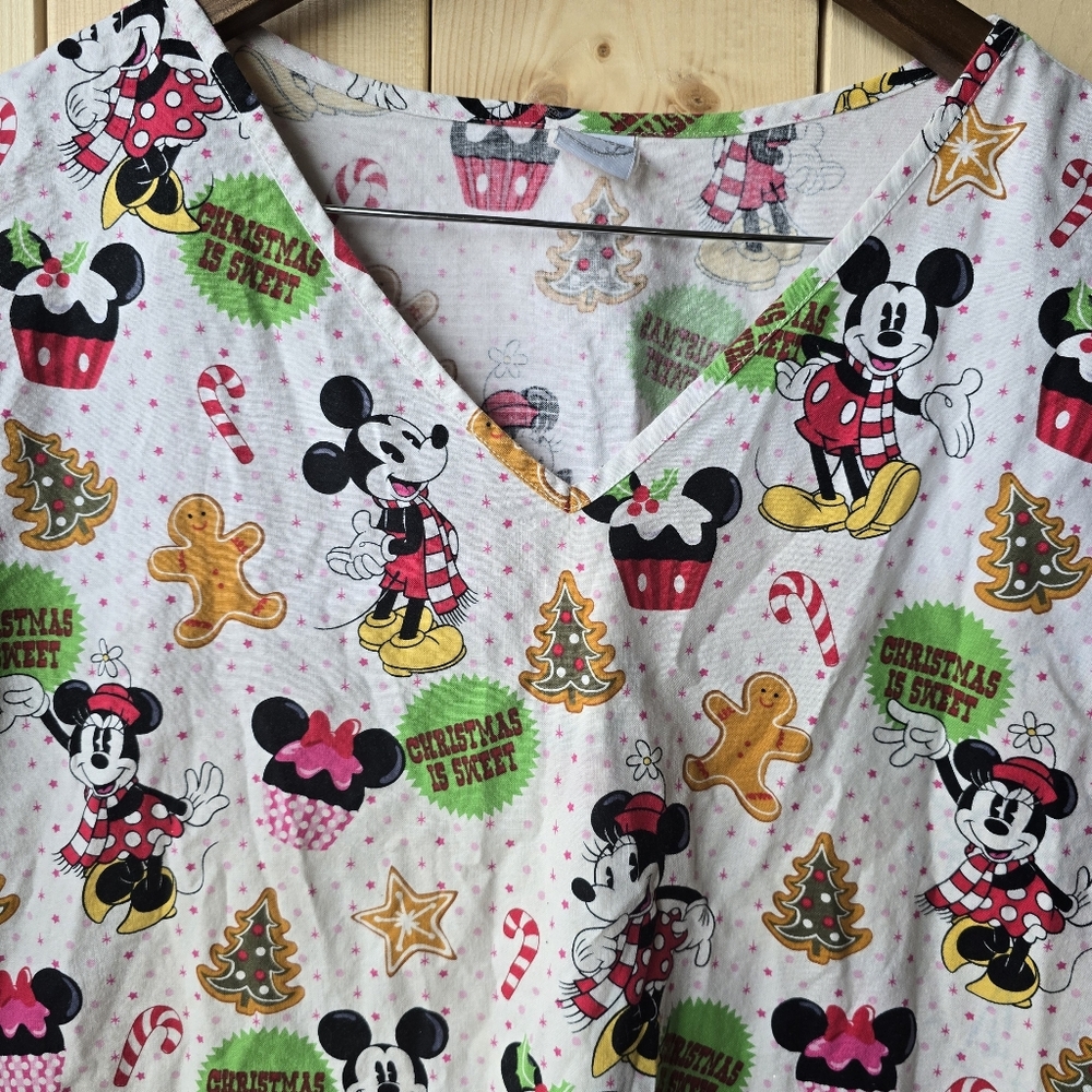 Disney Mickey Mouse Christmas Nurse Scrub Top Womens 3XL - Picture 4 of 9